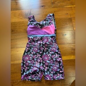Girl’s gymnastics biketard-size 8/10
